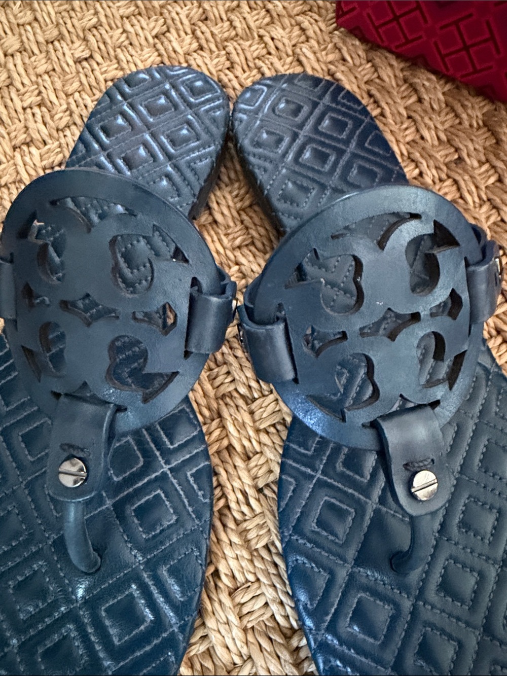 Tory Burch Miller Logo Medallion Thong Sandals Navy 7.5 - Picture 4 of 8